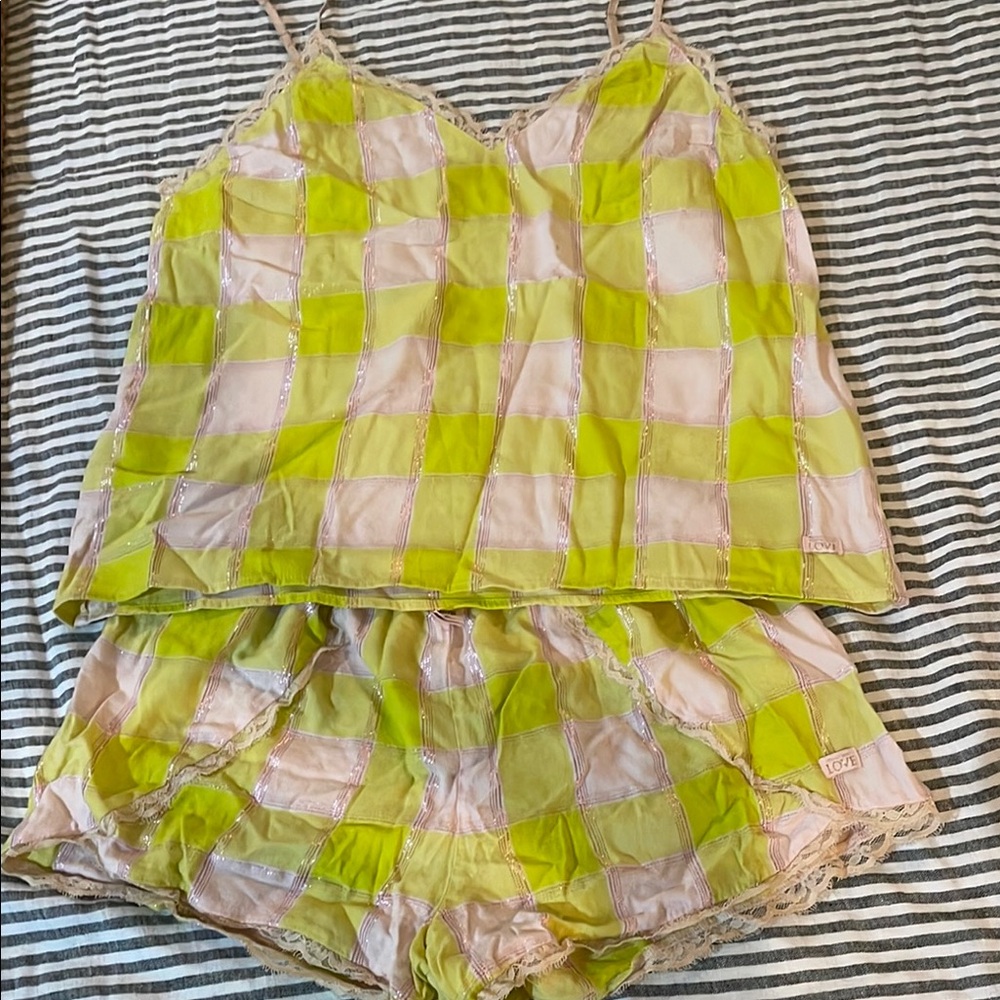 Victoria secret pajama set 😇